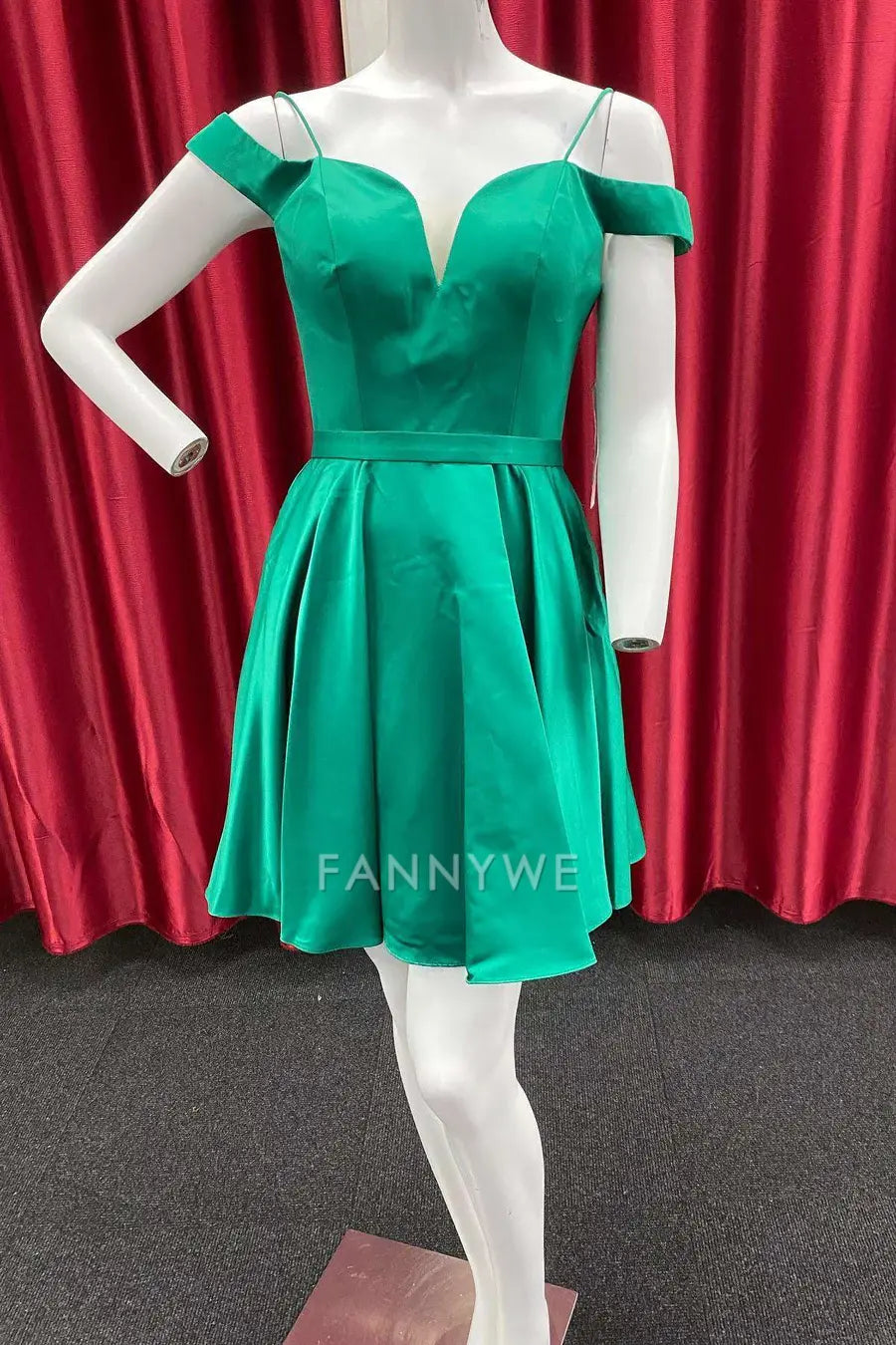 FannyWe Simple Green Cold-Shoulder A-Line Homecoming Dress formal wear dresses